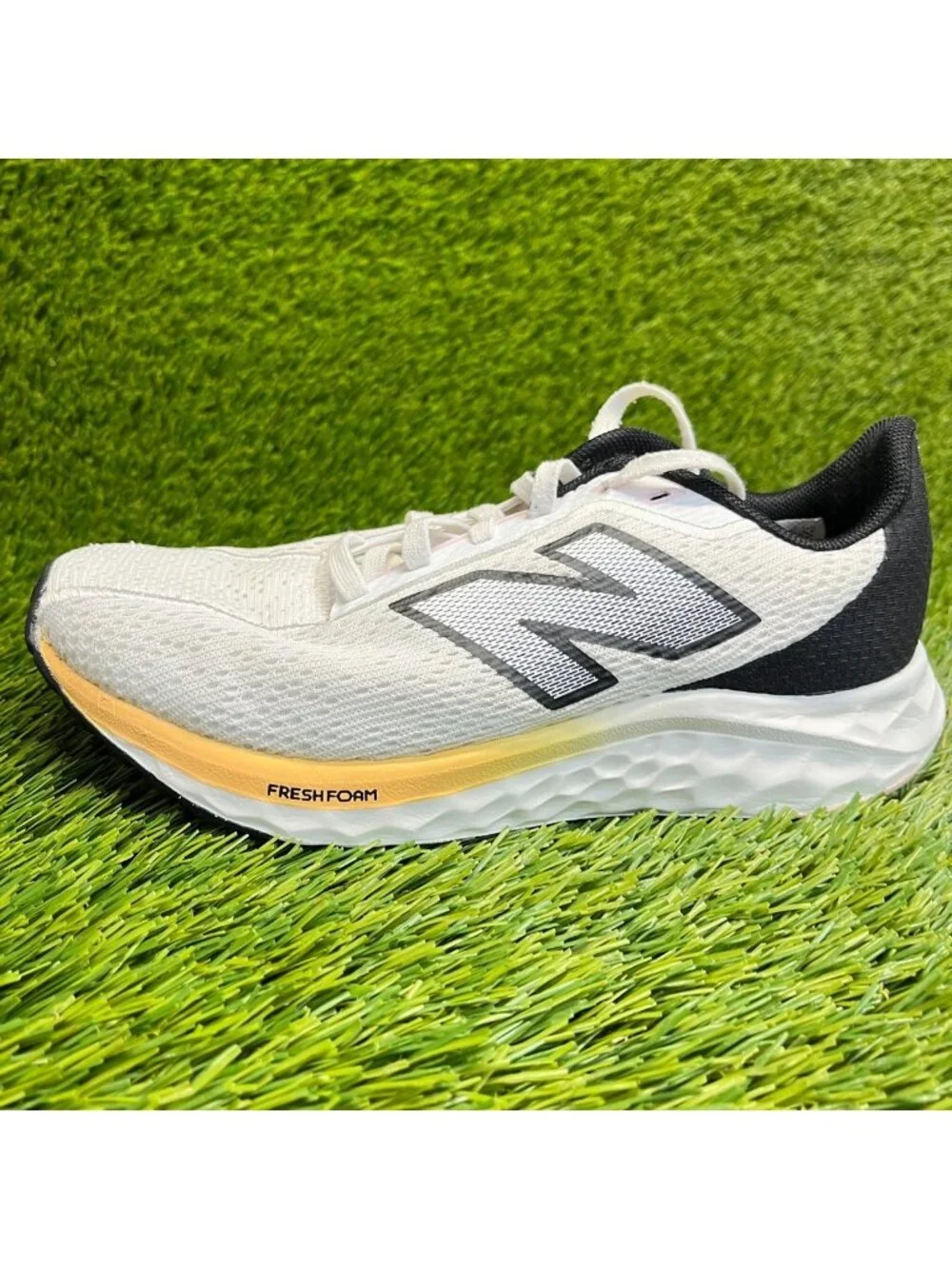 New Balance Fresh Foam Arishi v4 Womens Size 6.5D White Running Shoes Sneakers
